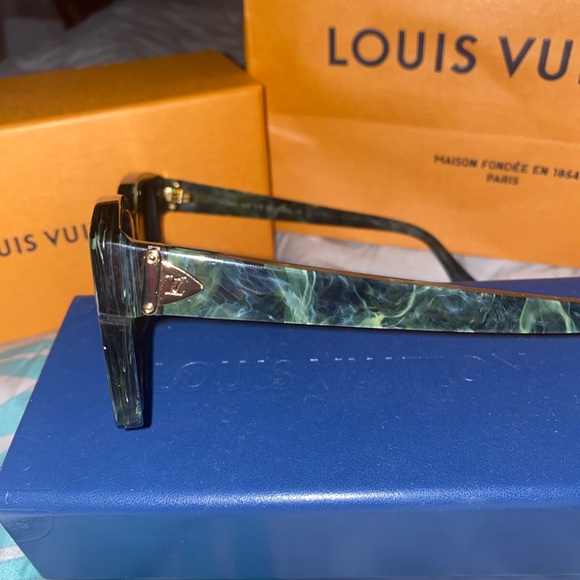 Authentic Louis Vuitton Glide square green marble sunglasses - Picture 5 of 8